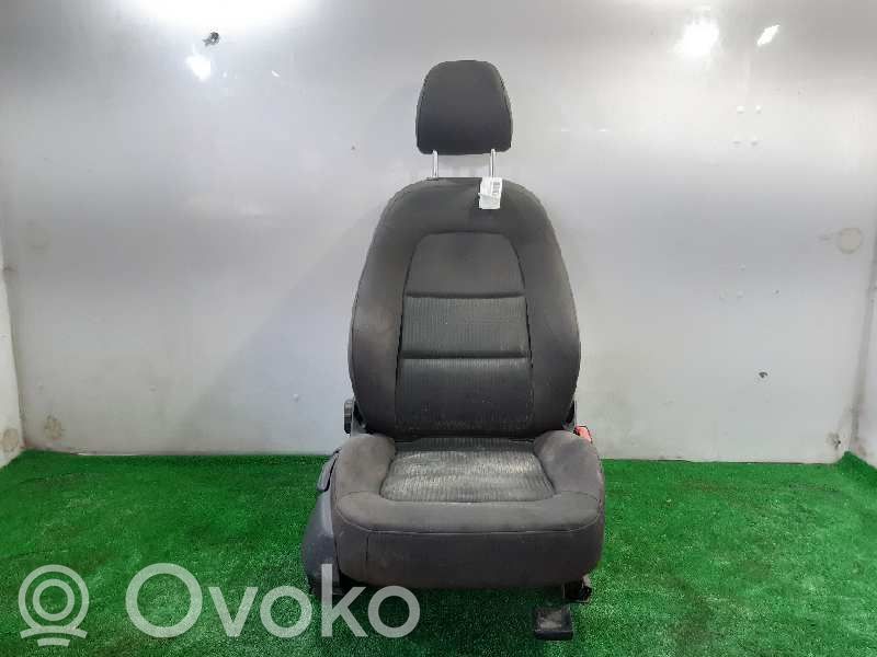 Fotel przedni pasażera   8T0881545