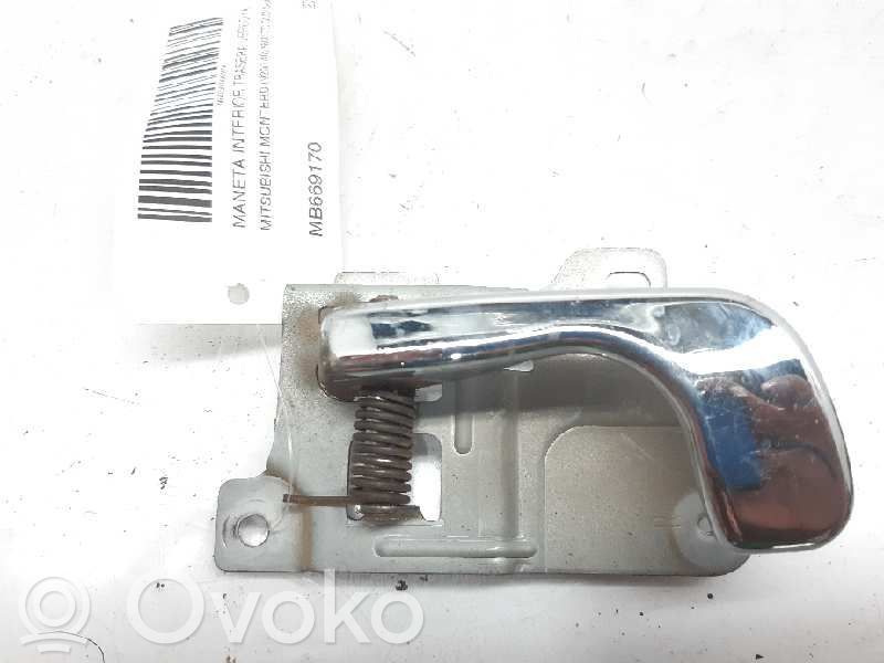 Mitsubishi Montero Manecilla interna puerta trasera 