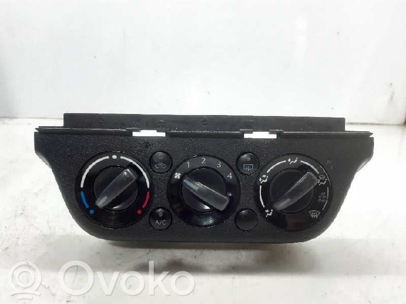 Suzuki Swift I Climate control unit 