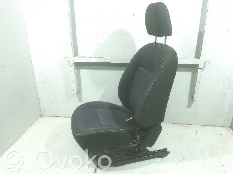 Nissan Qashqai Etumatkustajan istuin 