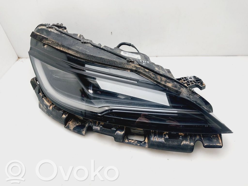 Tesla Model 3 Priekinis žibintas 