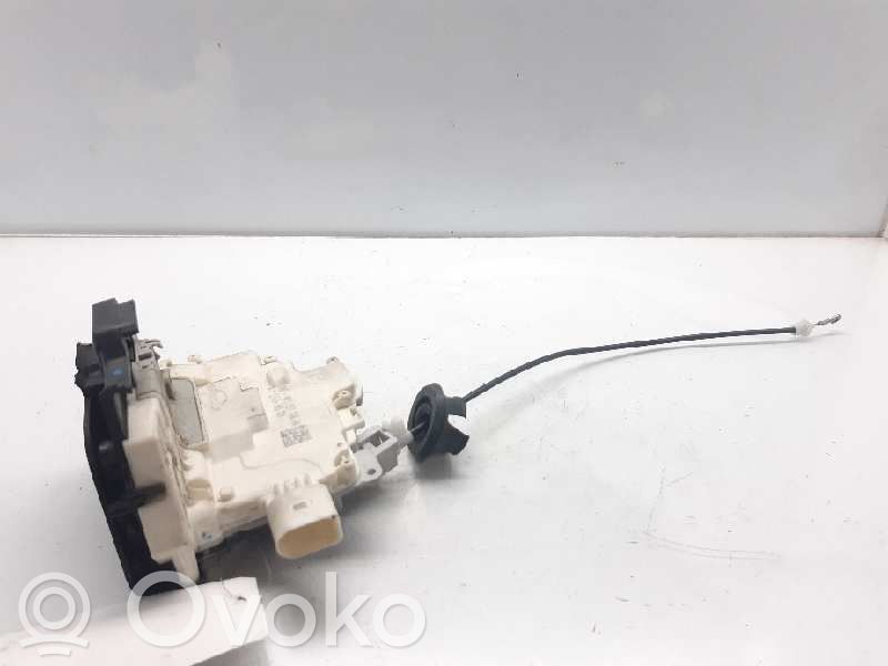 Audi A4 S4 B7 8E 8H Takaoven lukko 