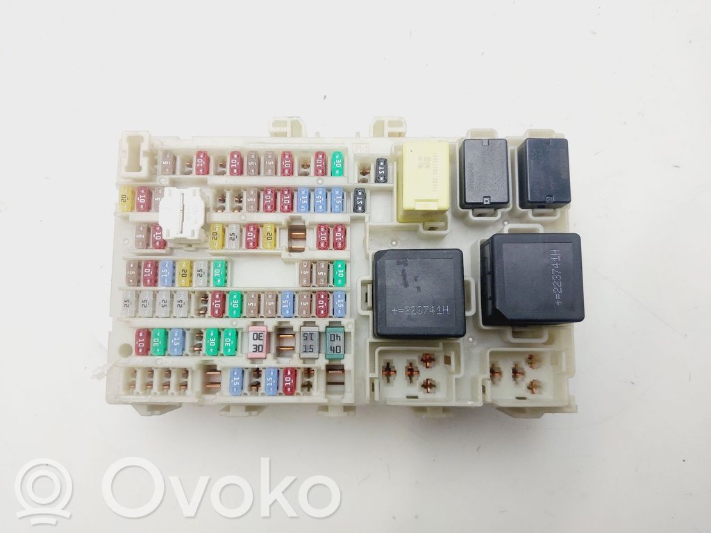 Módulo de fusible   243809134R
