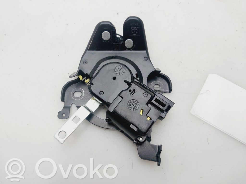 Tailgate lock latch   GHK156820A