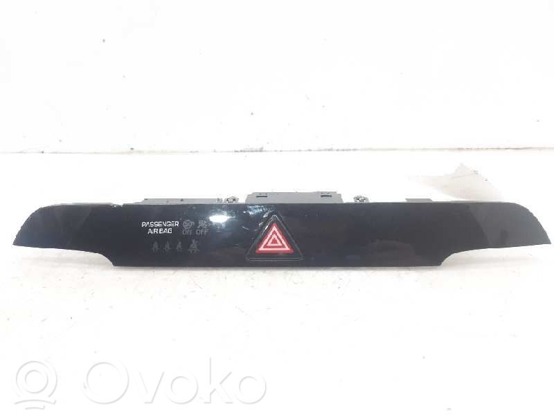 Hyundai Tucson TL Przycisk świateł awaryjnych 
