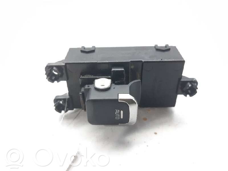 KIA Ceed Interruptor del elevalunas eléctrico 