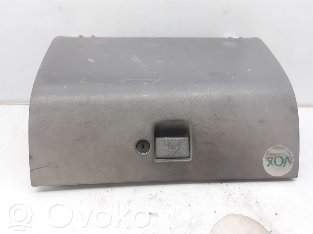 Schowek deski rozdzielczej   6850075P00
