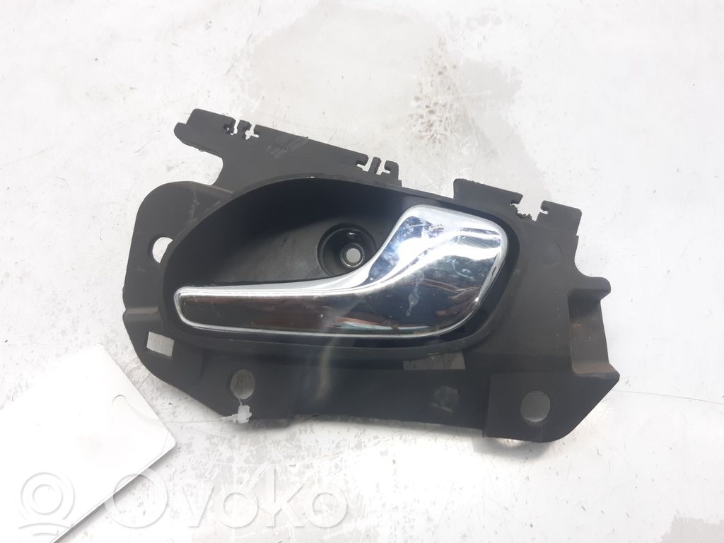 Manecilla interna puerta trasera   13234233
