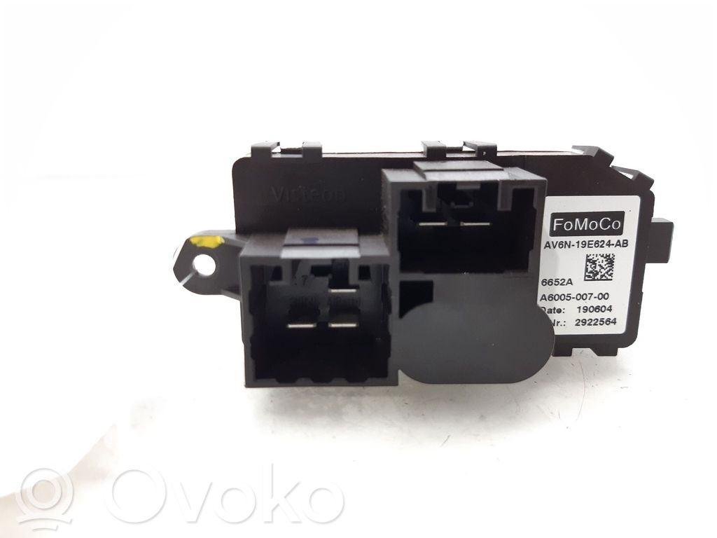 Rezystor / Opornik dmuchawy nawiewu   AVN19E624AB