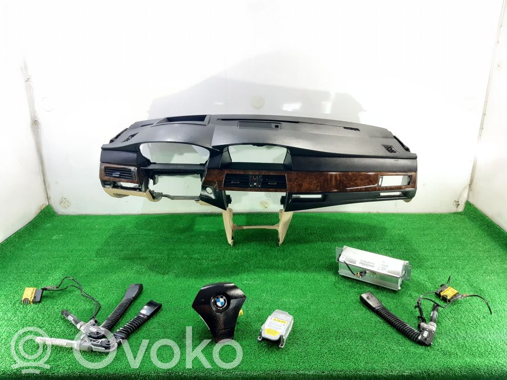 BMW 5 E60 E61 Turvatyynysarja paneelilla 