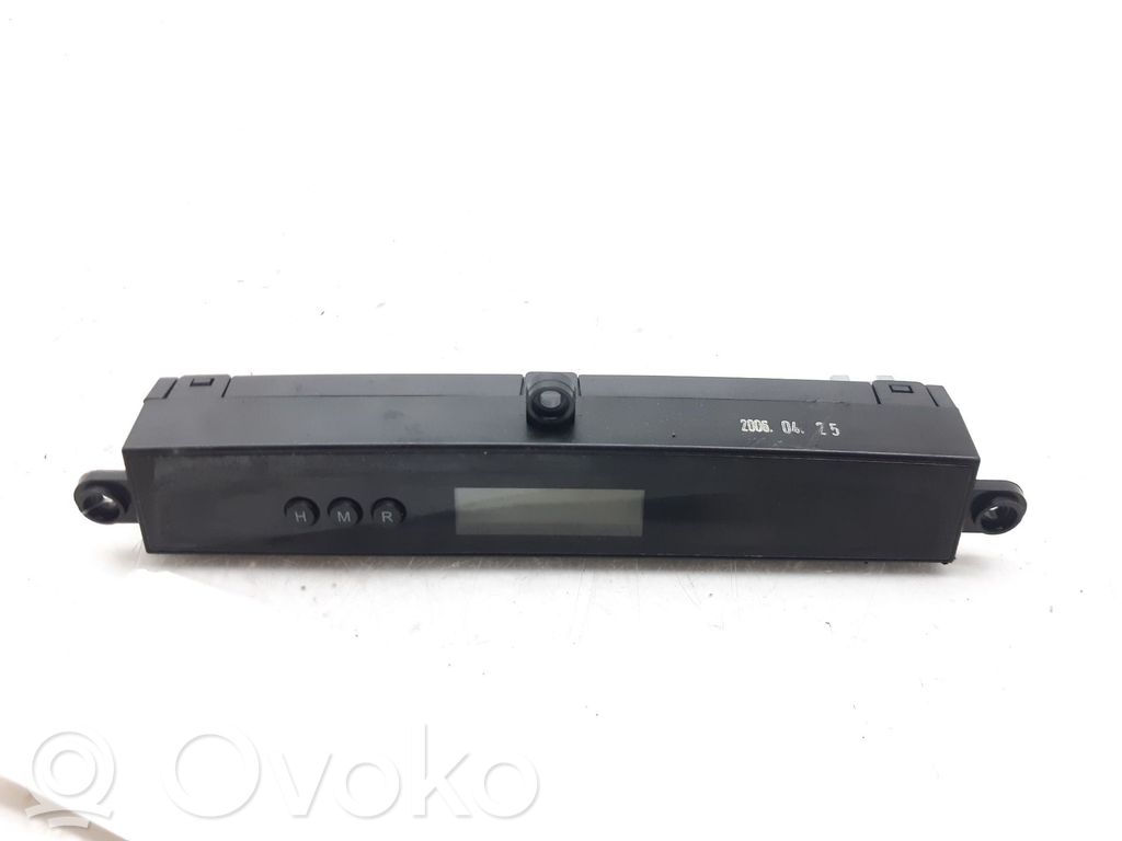 Uhr   945102B000