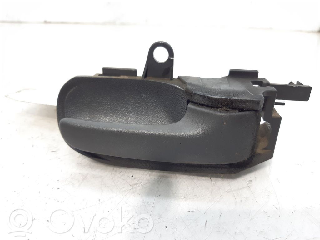 Toyota Aygo AB10 Manecilla interna puerta trasera 
