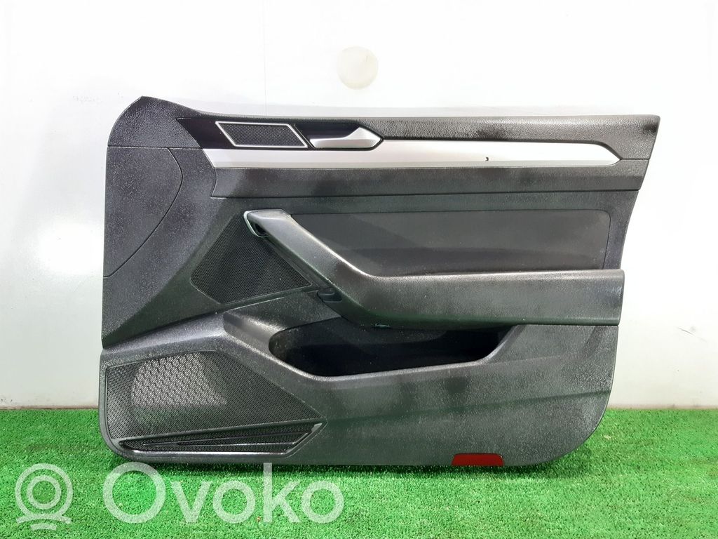 Volkswagen PASSAT B8 Rivestimento del pannello della portiera anteriore
