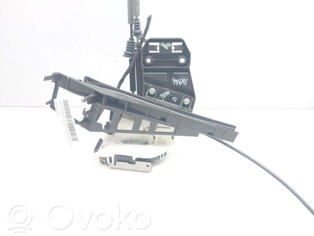Jeep Compass Takaoven lukko 