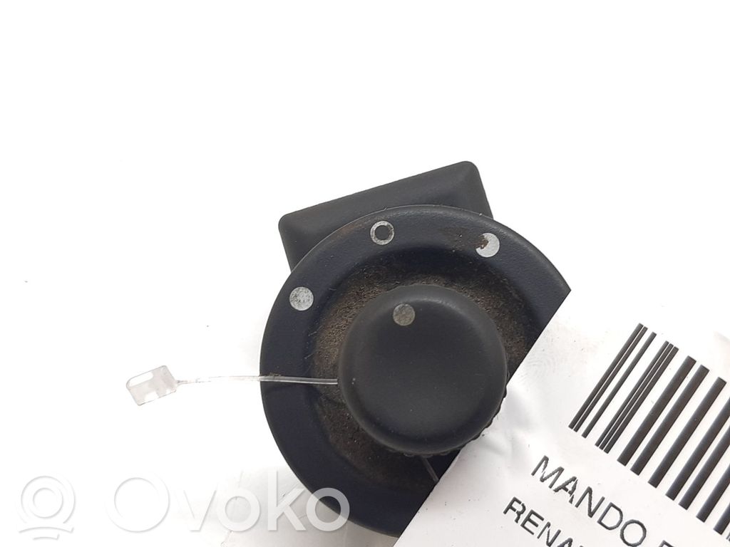 Renault Clio III Wing mirror switch 