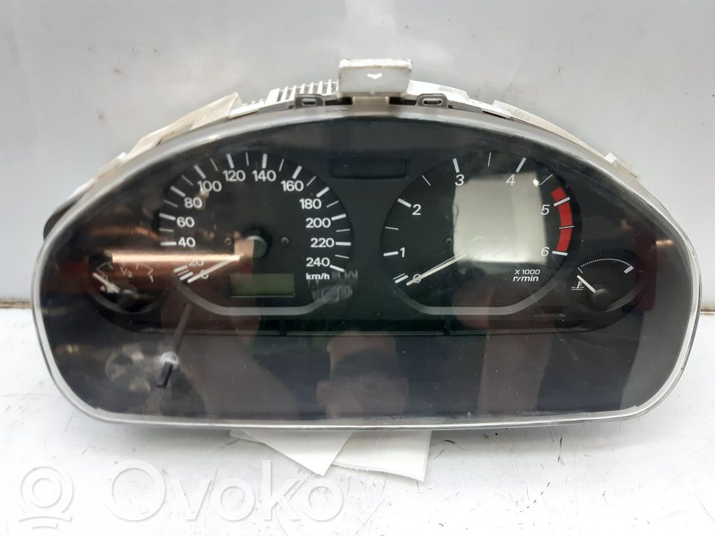 Mitsubishi Carisma Tachimetro (quadro strumenti) 