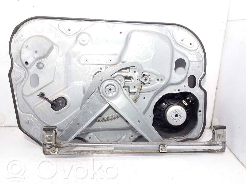 Ford Focus Regulador de puerta delantera con motor 