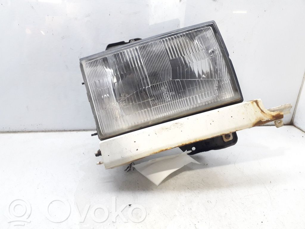 Opel Monterey Phare frontale 