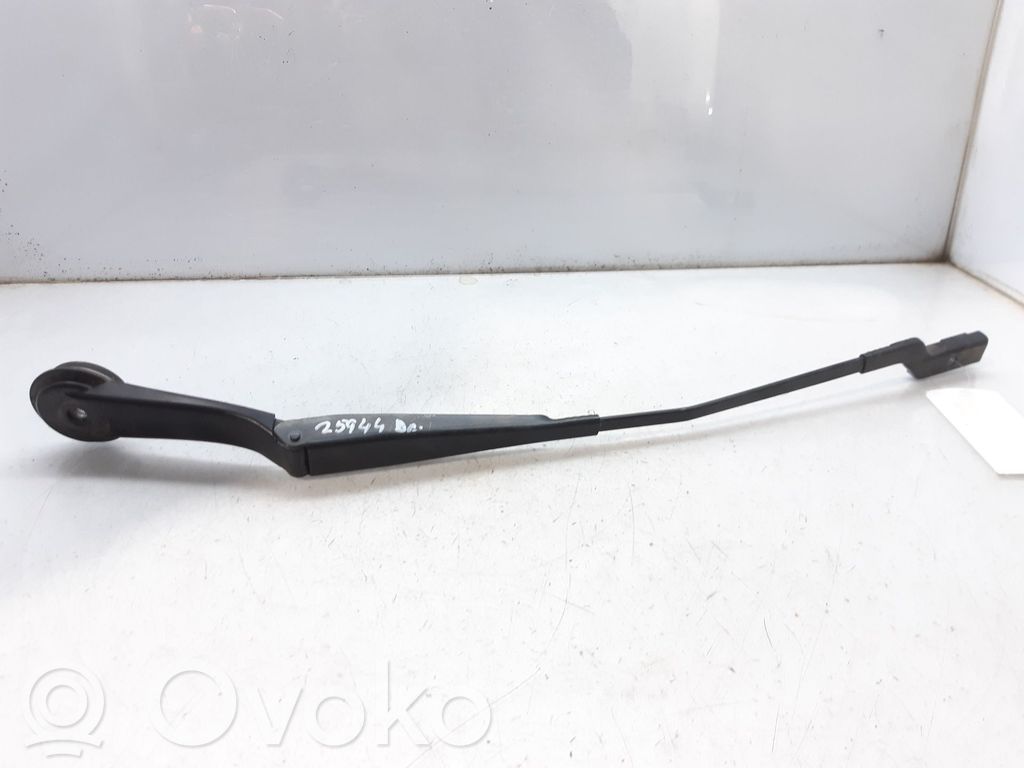 Ford Focus Front wiper blade arm 
