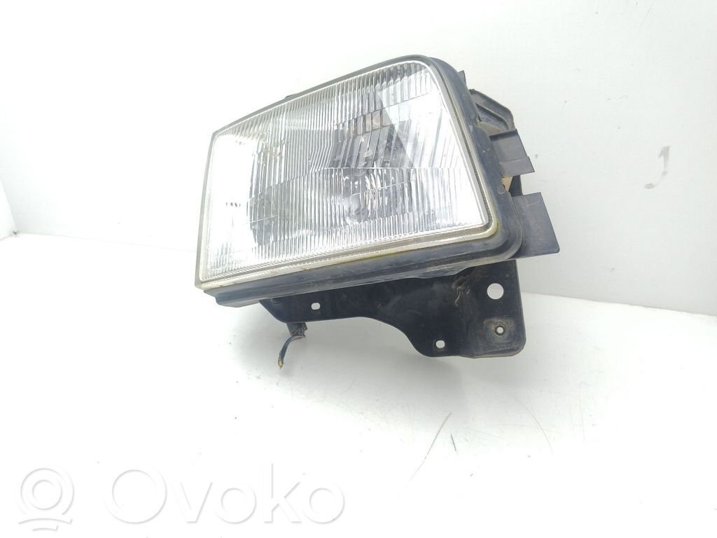 Opel Monterey Phare frontale 
