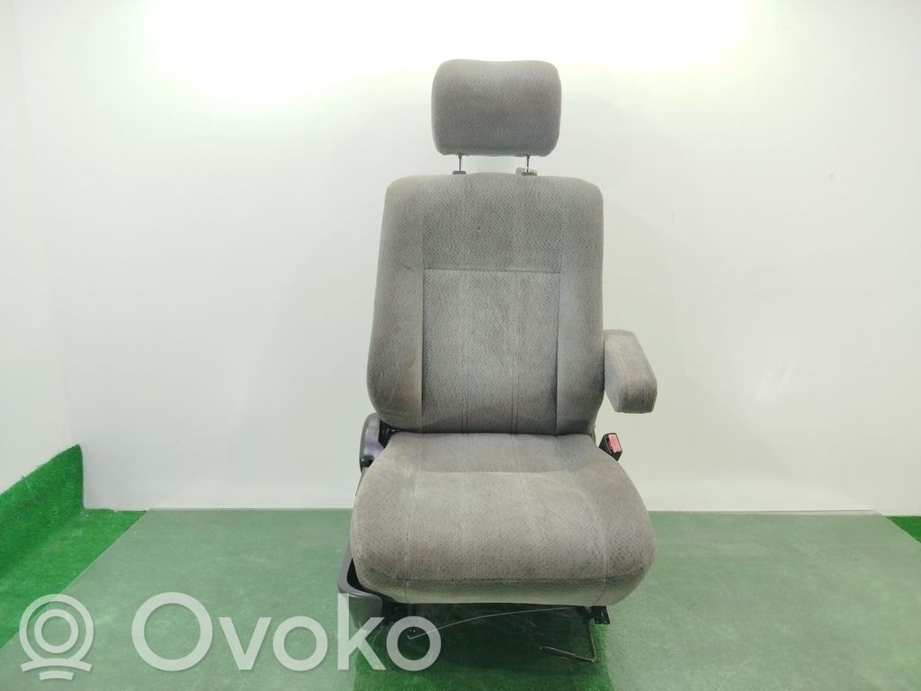 Etumatkustajan istuin   97098259