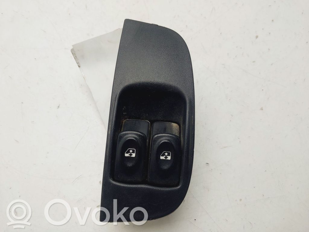 Renault Megane I Interruptor del elevalunas eléctrico 