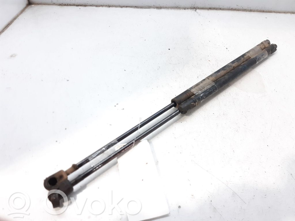 Opel Corsa B Amortiguador/puntal del maletero/compartimento de carga 