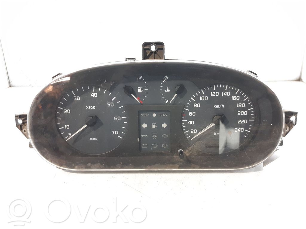 Renault Scenic I Geschwindigkeitsmesser Cockpit 