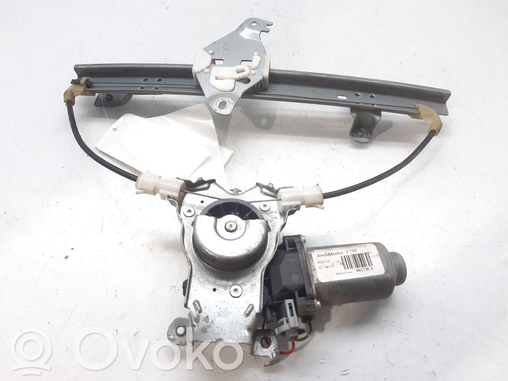 Nissan Qashqai Ręczny podnośnik szyby drzwi tylnych 