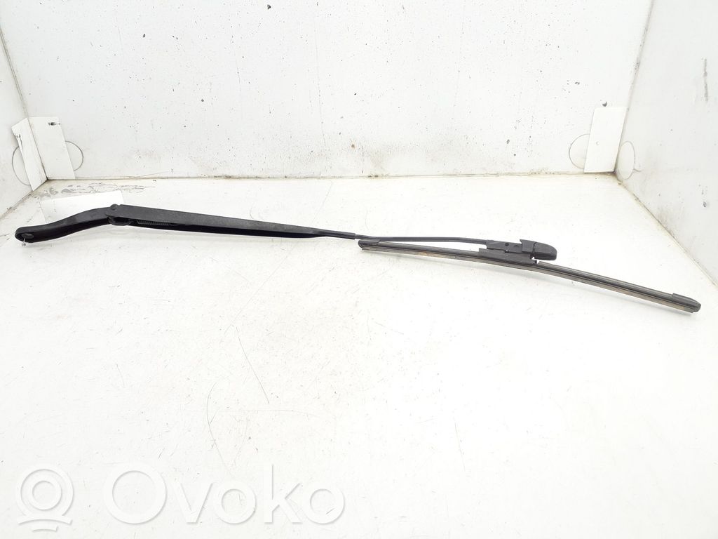 Renault Megane III Etupyyhkimen sulan varsi 