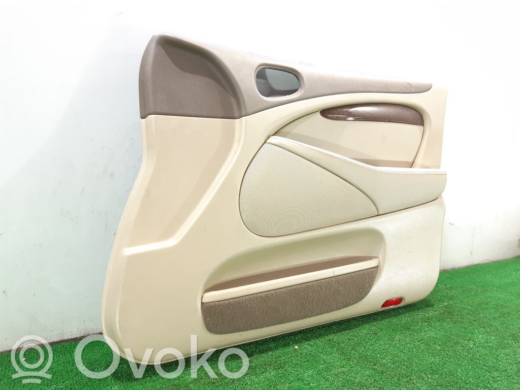 Boczki / Poszycie drzwi przednich   XR819632LEG