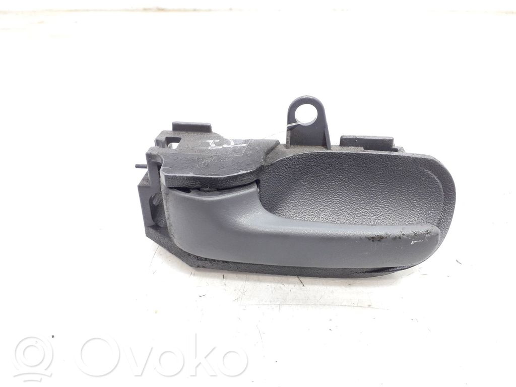 Toyota Aygo AB10 Manecilla interna puerta trasera 