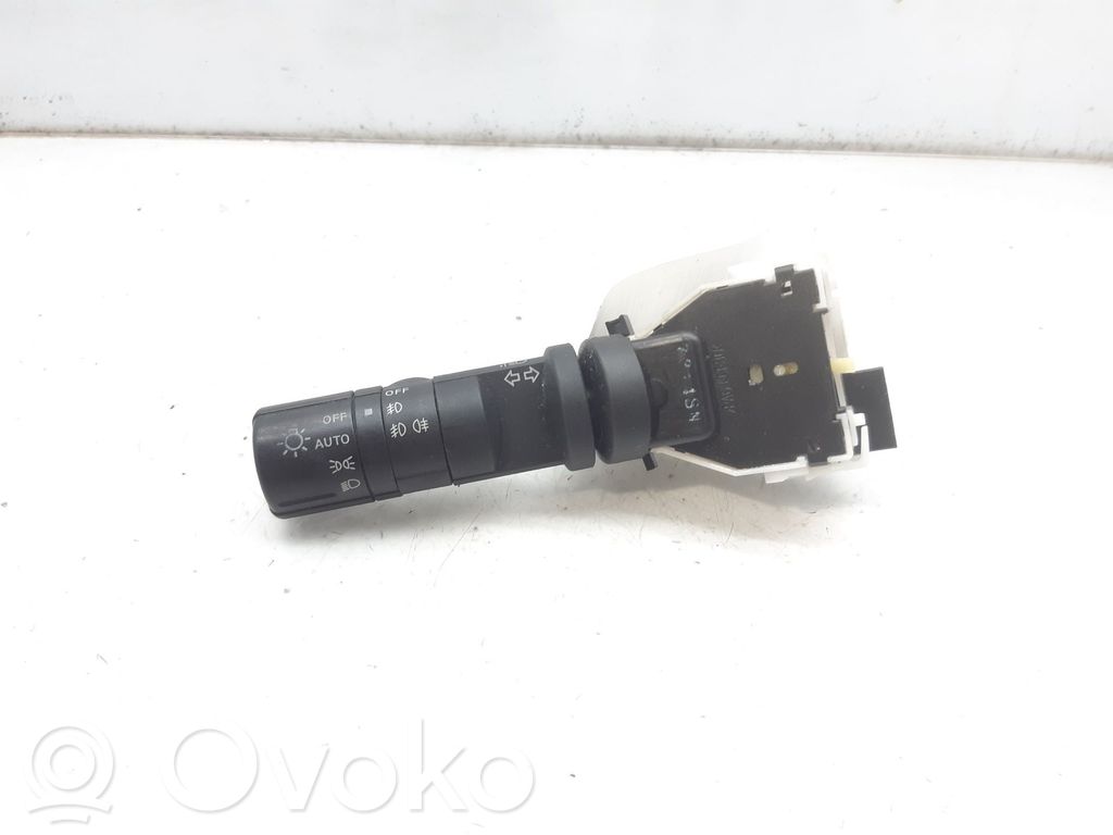 Nissan Qashqai Light switch 