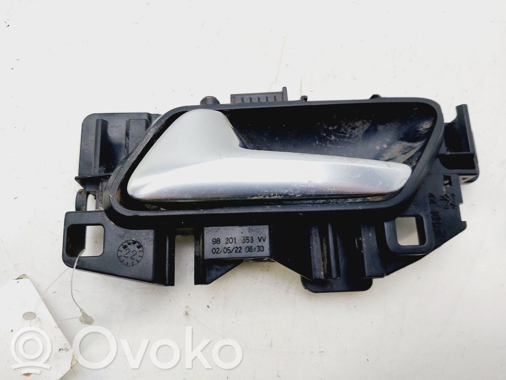 Manecilla interna puerta trasera   98201553VV