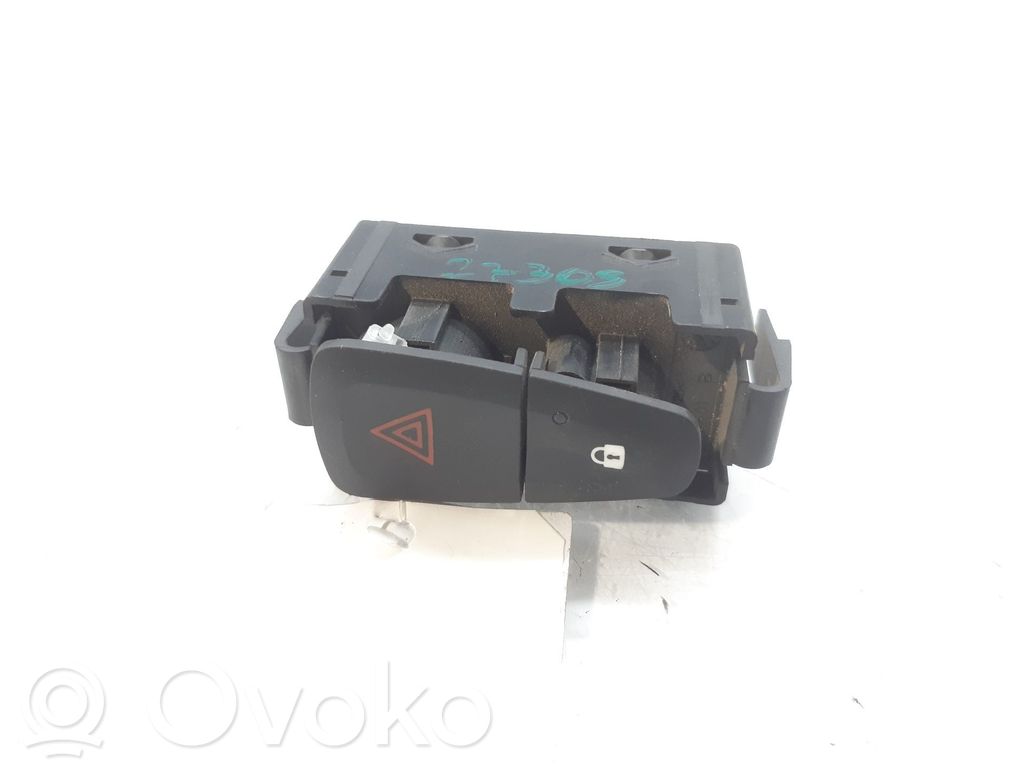 Dacia Dokker Botón interruptor de luz de peligro 