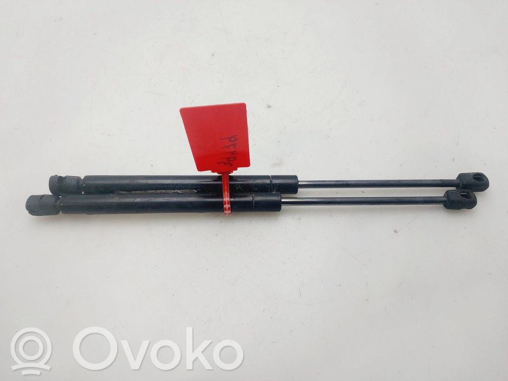 Skoda Octavia Mk1 (1U) Amortyzator klapy tylnej bagażnika 