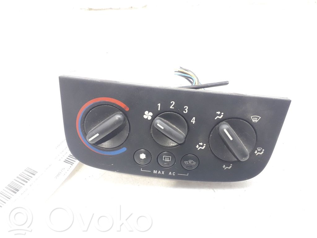 Opel Corsa C Climate control unit 