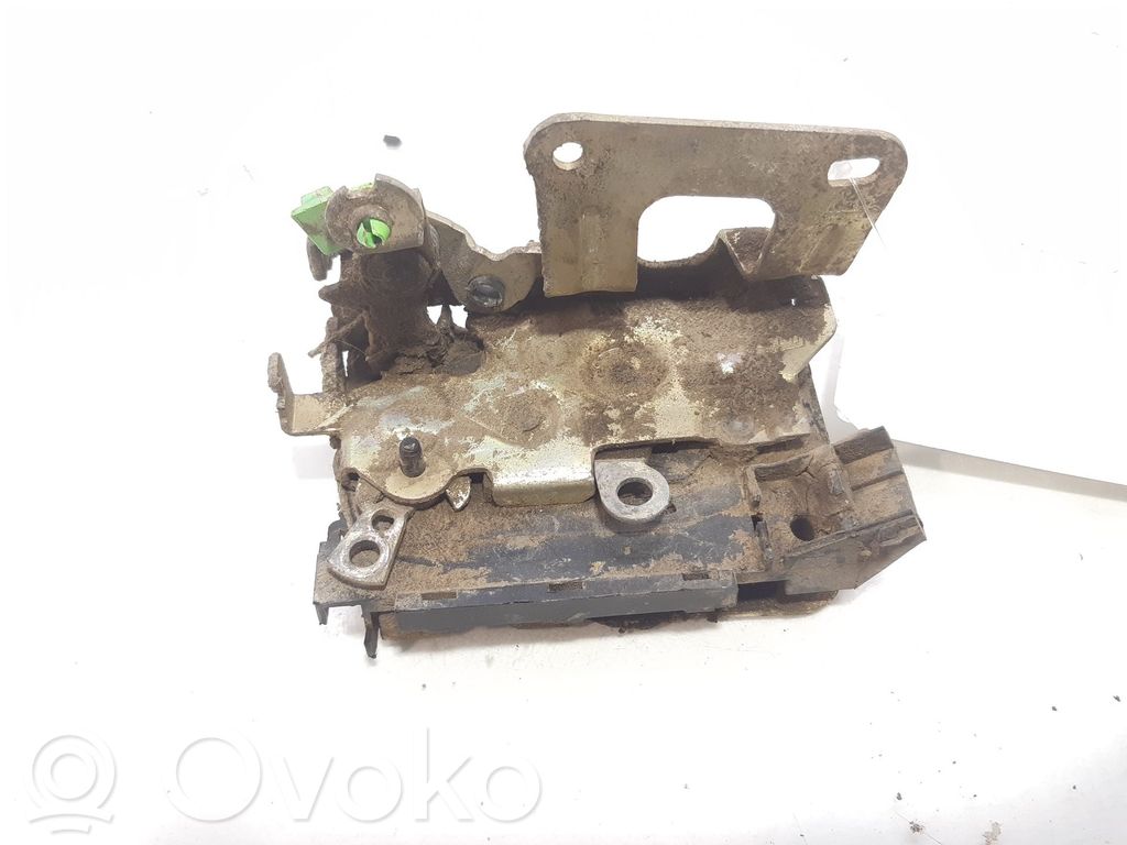 Renault Express Etuoven lukko 