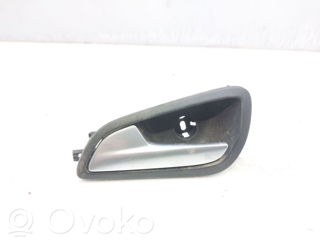 Manecilla interna puerta trasera   AM51U22601BDW