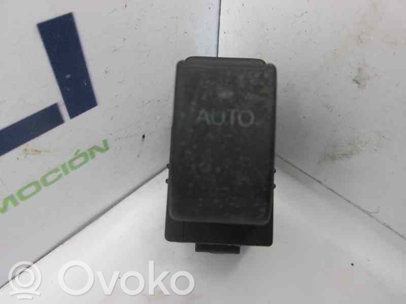 Toyota Corolla E120 E130 Przyciski szyb 
