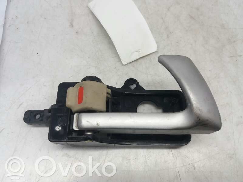 Manecilla interna puerta delantera   826232S000