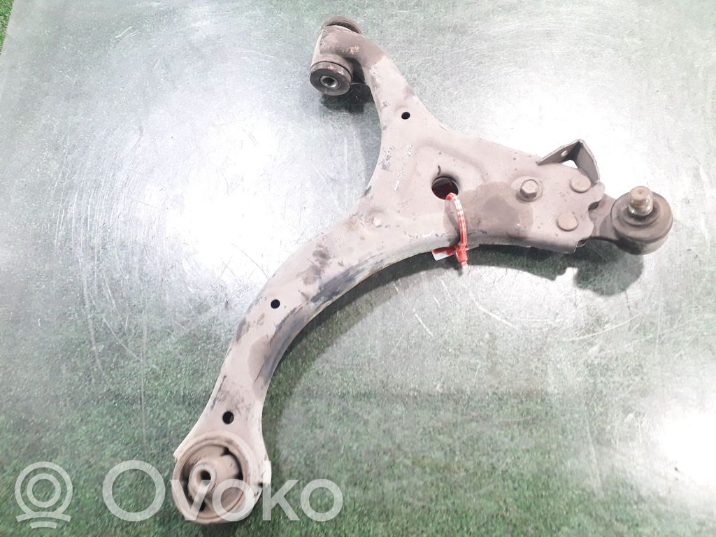 KIA Carnival Dolny wahacz przedni 