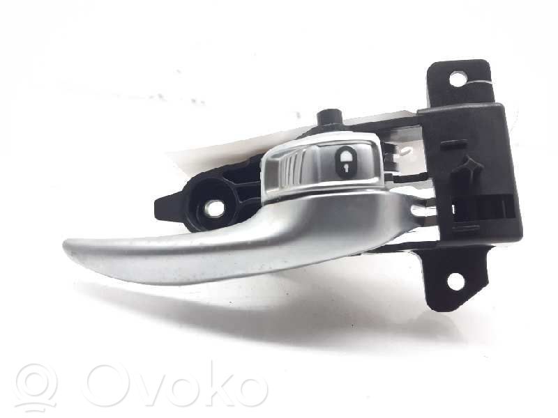 Manecilla interna puerta trasera   5XA35SLUAA