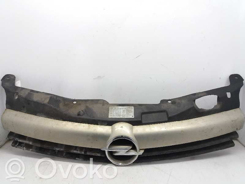 Opel Astra H Grilă față 