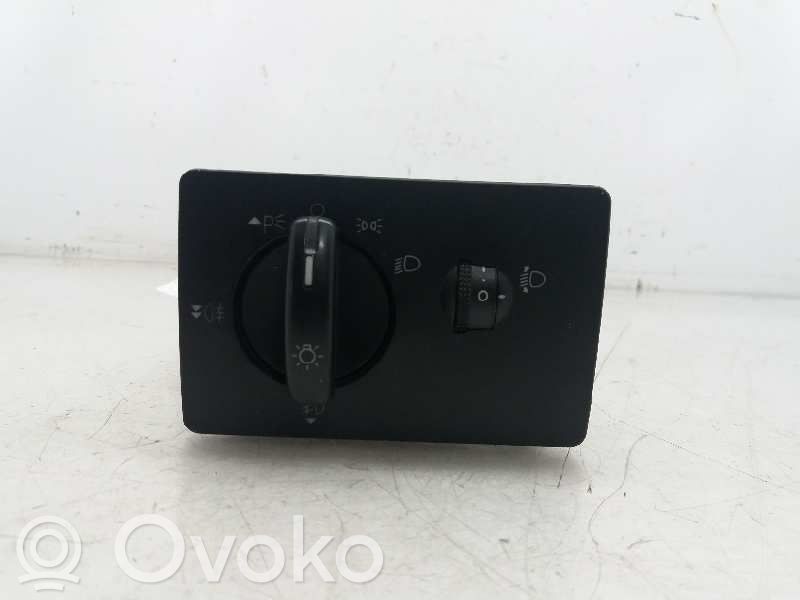 Ford Focus Light switch 