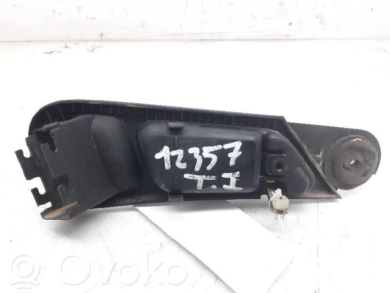 Manecilla interna puerta trasera   A3184
