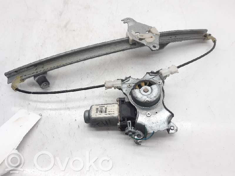 Regulador manual de la ventanilla trasera   82701AV610