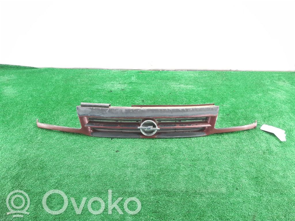Opel Astra F Etusäleikkö 