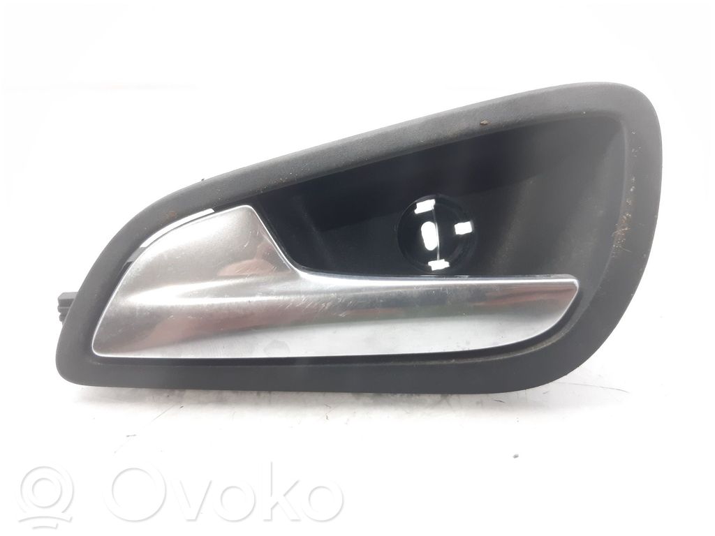 Manecilla interna puerta delantera   AM51U22601BDW