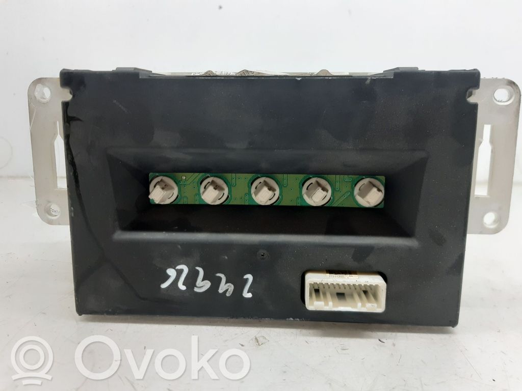 Nissan Almera N16 Monitor / wyświetlacz / ekran 